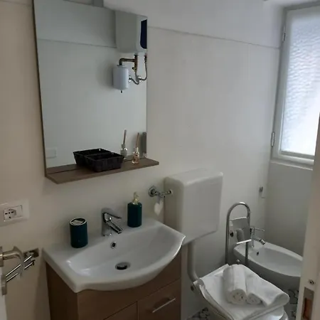 Holiday home Il Vicolo Sul Lago *