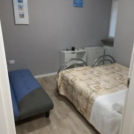 Holiday home Il Vicolo Sul Lago Lesa