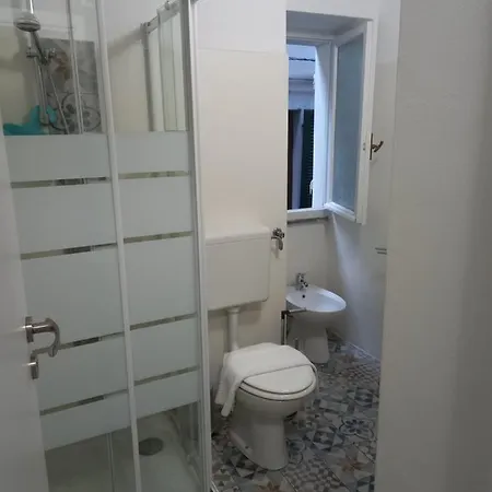 Il Vicolo Sul Lago
