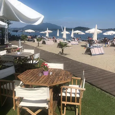 Il Vicolo Sul Lago Lesa